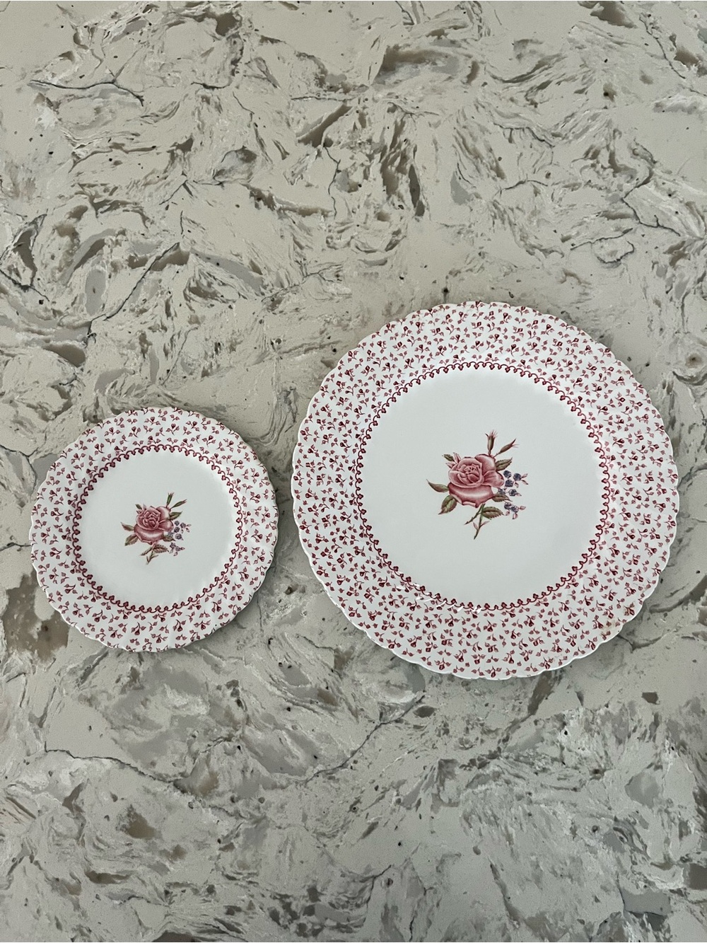 Vintage Johnson Brothers Rose Bouquet Pink Plates Set of 2 England Floral